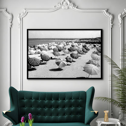 Beach Umbrella in Hawaii, Black and White, Summer Wall Art, Beach House Decor, Framed Art Print Wall Decor