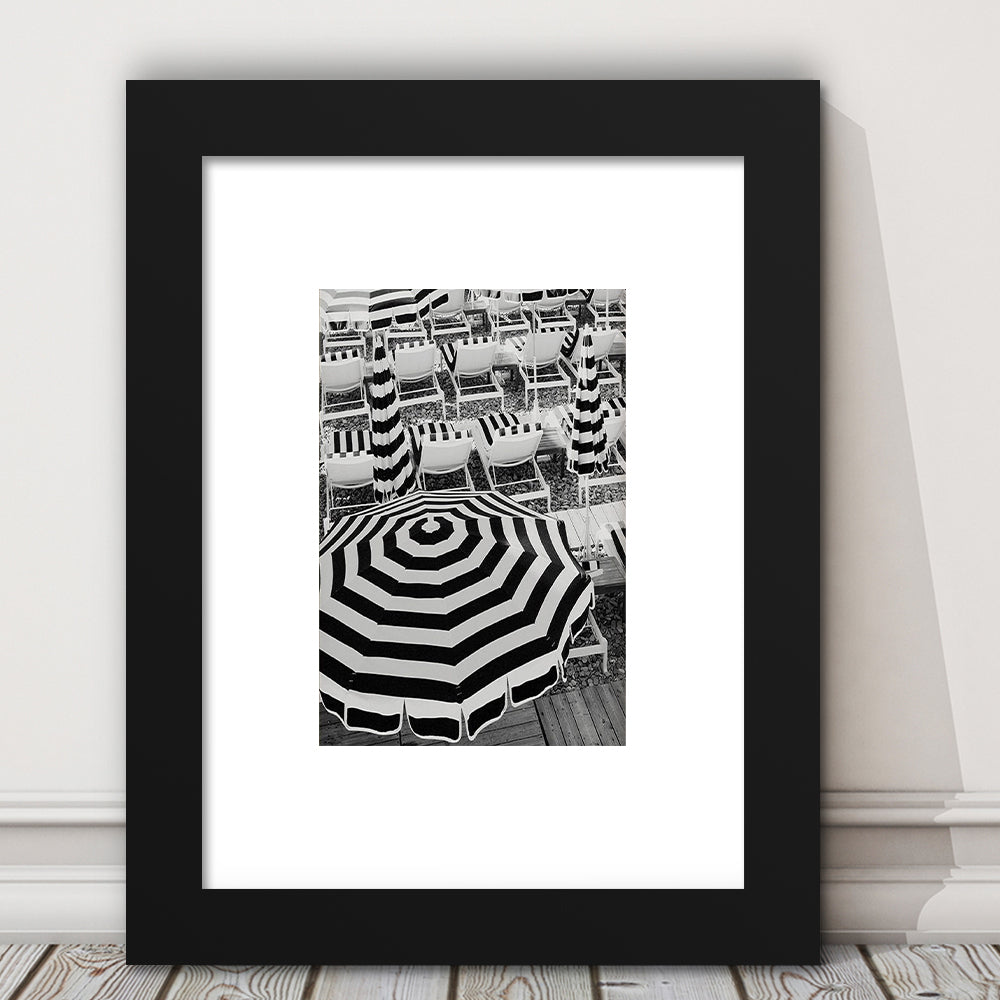 Black And White Beach Umbrellas Print, Beach Art, Framed Art Prints White Border Wall Decor