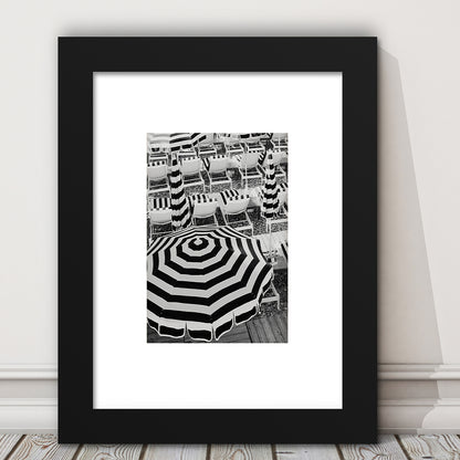 Black And White Beach Umbrellas Print, Beach Art, Framed Art Prints White Border Wall Decor