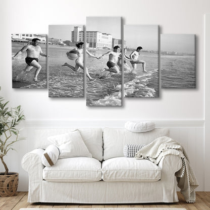 Friends at the Beach Black and White Art Coastal Wall Art, Mixed 5 Pieces Canvas Print