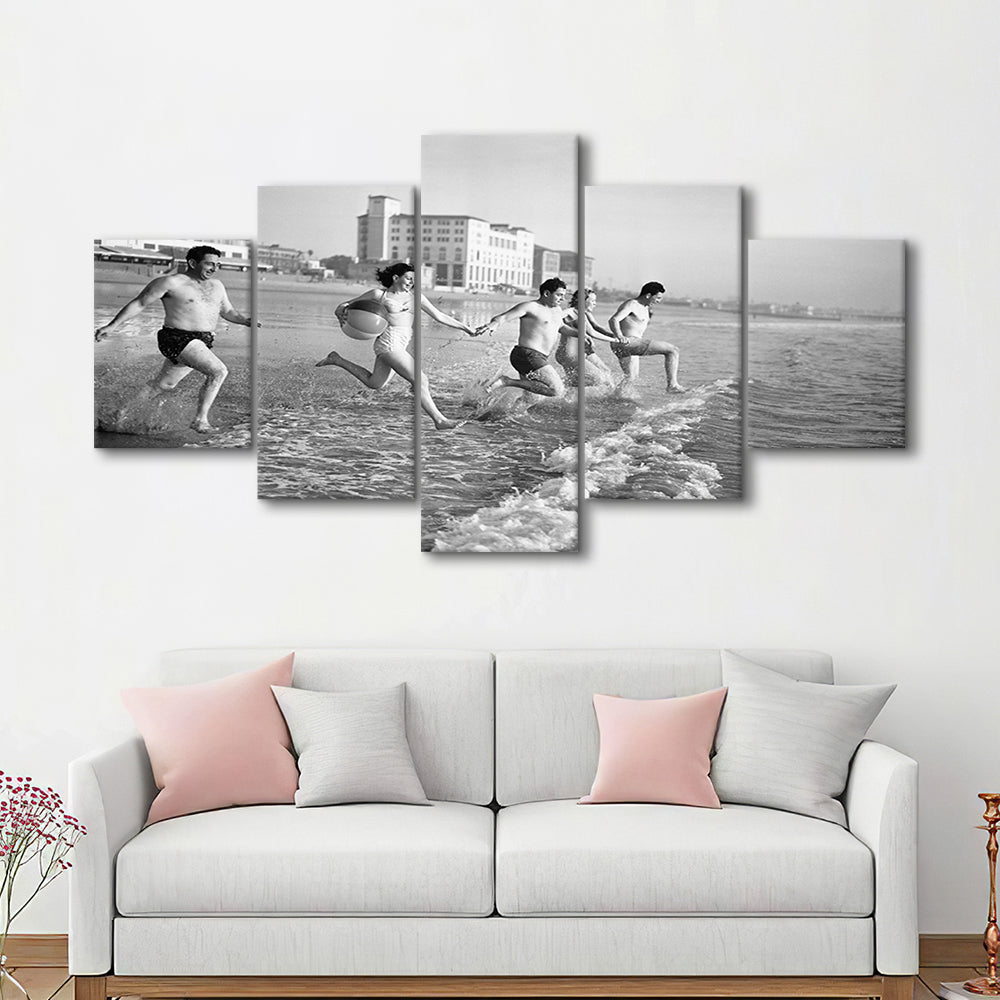 Friends at the Beach Black and White Art Coastal Wall Art, Mixed 5 Pieces Canvas Print