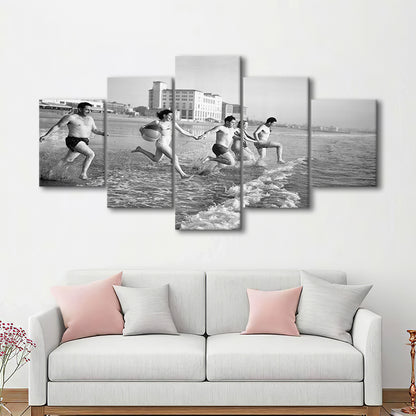 Friends at the Beach Black and White Art Coastal Wall Art, Mixed 5 Pieces Canvas Print