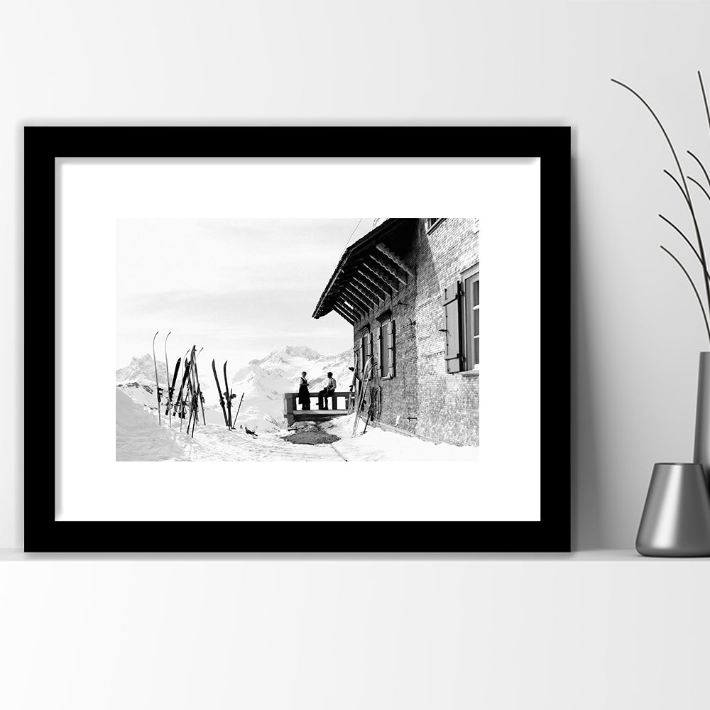 Vintage Apres Ski, Black and White, Skiing Print, Vintage Ski Wall Art, Framed Art Print White Border Wall Decor