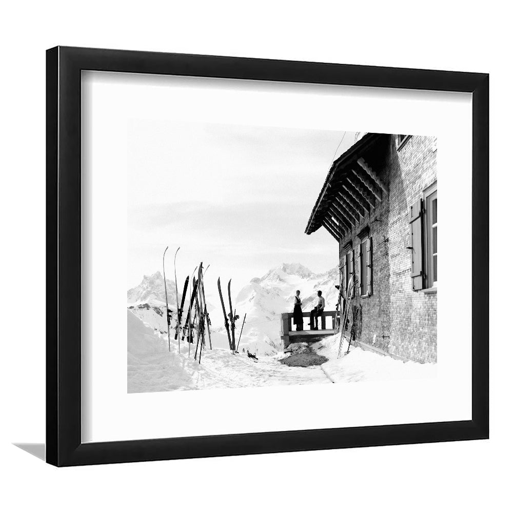 Vintage Apres Ski, Black and White, Skiing Print, Vintage Ski Wall Art, Framed Art Print White Border Wall Decor