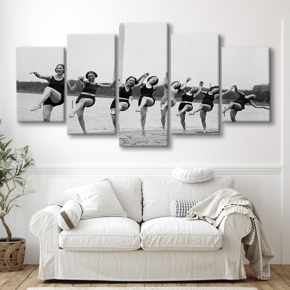 Women Having Fun Black and White Art Tidal Basin Washington DC, Mixed 5 Pieces Canvas Print
